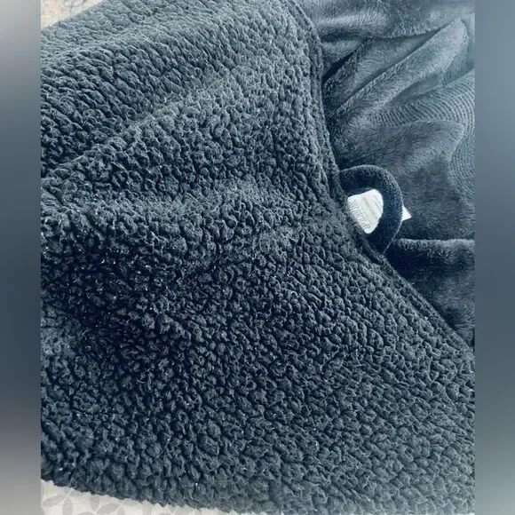 PINK VS RARE STAR BLING ROBE
XS/S - Picture 7 of 7